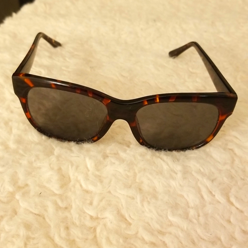 Isaac Mizrahi sunglasses 🕶️